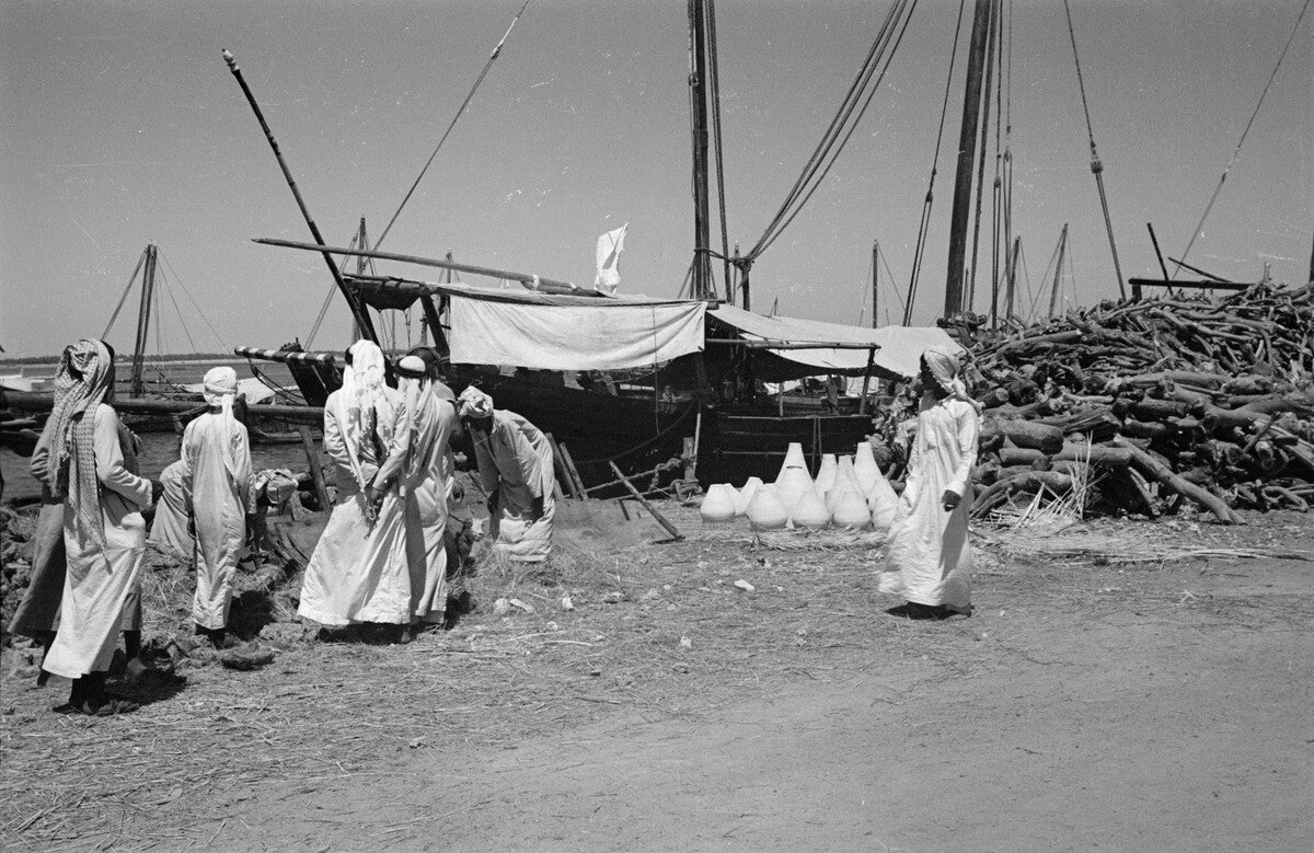 Traditional Gulf maritime craft scene